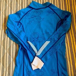 Helly Hansen 1/4 zip.  Fitted.